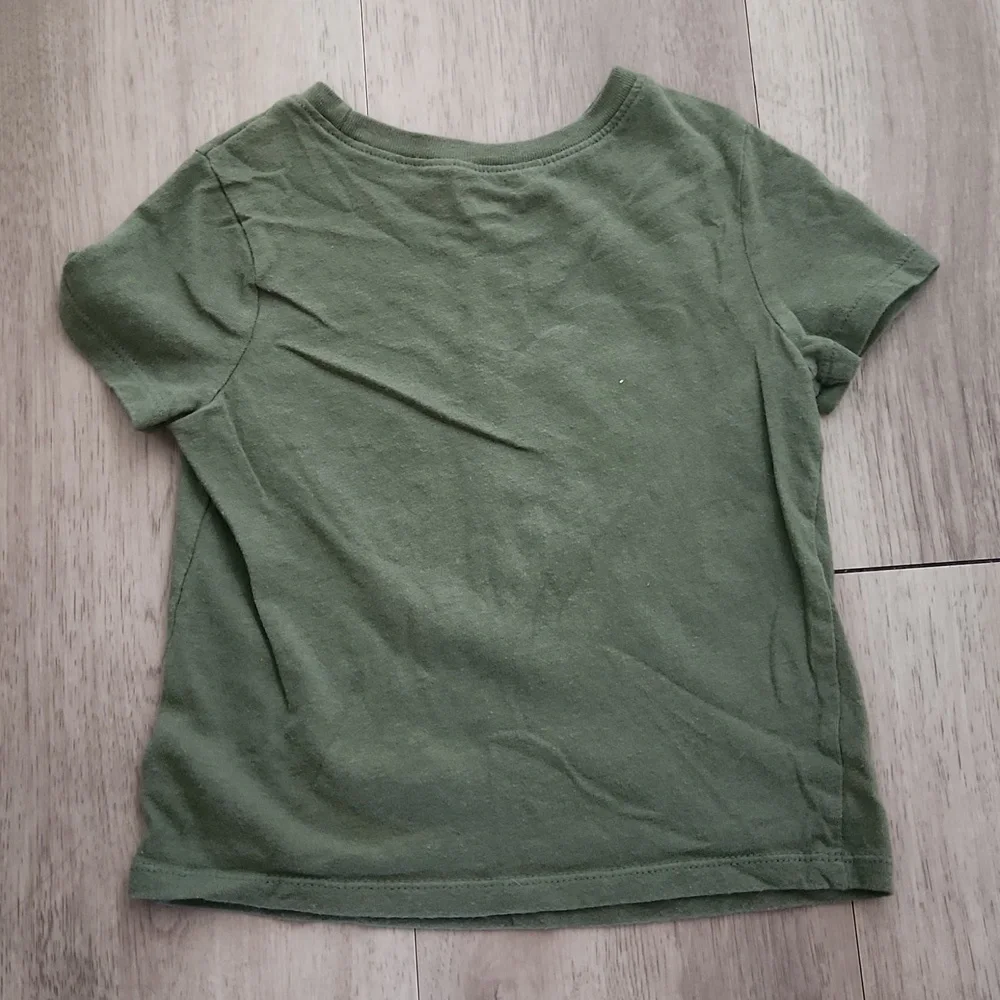Old Navy Olive Green Kids Tee - Strong Like Mom